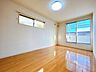 洋室：【2階東側7.5帖洋室別角度】南に面した明るいお部屋となっております。ウォークインクローゼット付きの洋室です。