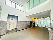 「エントランス」清潔感のあるロビーです。