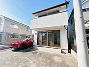 【リフォーム中】外観です。クリーニングを行います。
