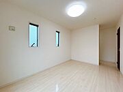 2階東側洋室別アングルです。