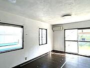 【リフォーム中】LDK別角度写真です。