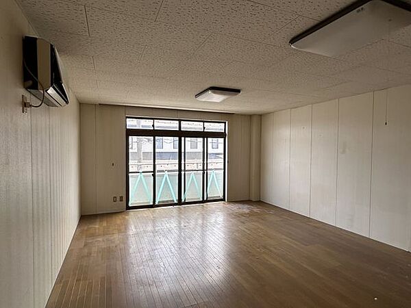洋室を拡大表示