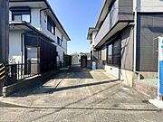 【リフォーム済販売】【駐車場】並列2台駐車可能です。