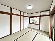 【リフォーム済】1階約6帖和室（別角度）和室は天井と壁クロス張替え、畳表替、照明交換等を行いました。