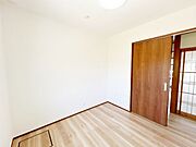 【リフォーム済】1階北側約4.5帖洋室（別角度）