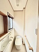 【リフォーム中販売】2階トイレ　天井・壁クロス張替え、クッションフロア張替え、建具交換、トイレ新品に交換予定です。