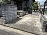 駐車場：「駐車場」物件のい南側と玄関側に各1台駐車可能です。