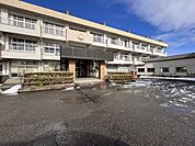 広田小学校まで約1ｋｍ（徒歩約13分）体力のありあまるお子様にとっては歩くのが楽しい距離ですね 1000m
