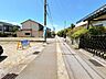 その他：現地前面道路です。融雪付きなのはありがたいですね。