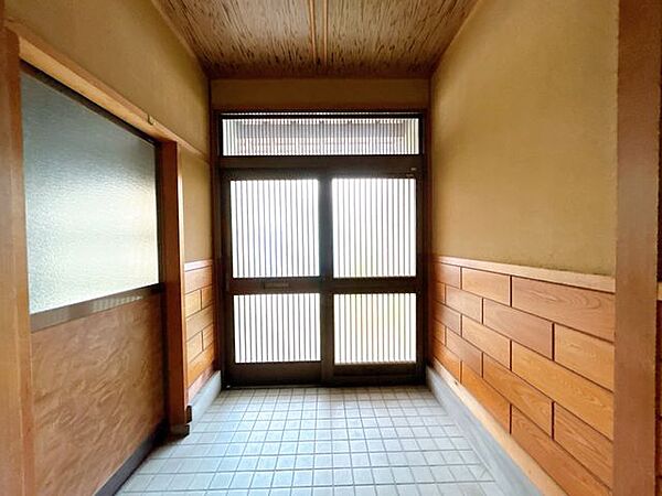 玄関を拡大表示