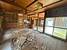 室内：【リフォーム中】1階5.5帖洋室に間取り変更予定のお部屋です。床フローリング張り、クロス張替、照明交換、建具交換を予定しております。小さいお子様と過ごすお部屋にしてもいいですね。