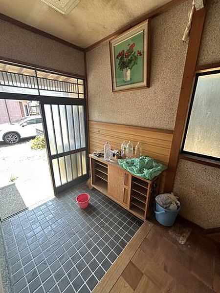 玄関を拡大表示