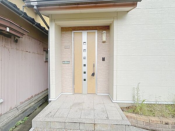 玄関を拡大表示