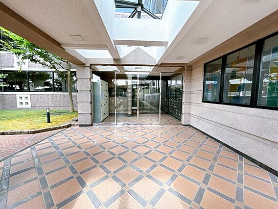 【建物入口】