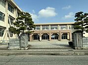 ファミリーマート福井高木町店 灯明寺中学校まで1620ｍ（徒歩21分） 120m