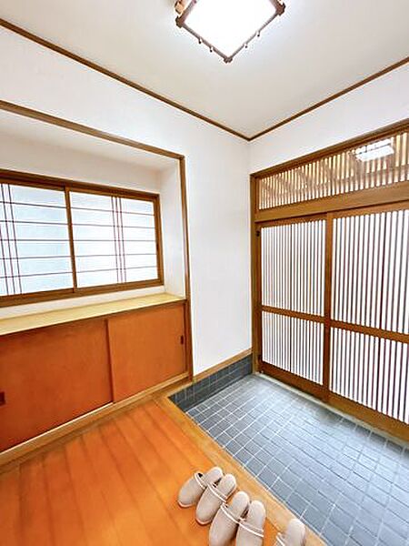 玄関を拡大表示