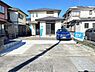 駐車場：【駐車場】4台停められるよう拡張工事を行いました。土間コンクリ―トと砕石敷きの広々スペースで冬用タイヤの交換もしやすいですね。