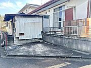 【駐車場】　ゆったり4台駐車場に拡張します。