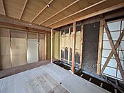 【リフォーム中】　天井・壁クロス張替、床フローリング重張、照明器具交換、火災警報器設置。 \t\t