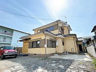 外観:【リフォーム中】価格には消費税、リフォーム費用を含みます。リフォーム中でもご案内可能。内覧希望の方はお電話ください。 外観:【リフォーム中】価格には消費税、リフォーム費用を含みます。リフォーム中でもご案内可能。内覧希望の方はお電話ください。