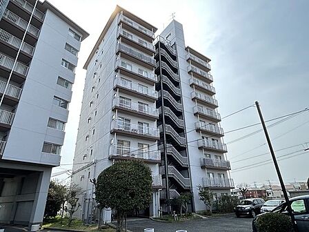 価格には消費税、リフォーム費用を含みます。内覧希望の方はお電話ください。