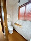 岸本 増築箇所の2階トイレです。2階にトイレがあると、忙しい朝にも便利です。 1200m
