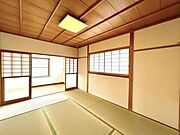 【リフォーム済】2階東側和室です。畳の表替え、襖の張替え、壁のクロスの張替えを行いました。