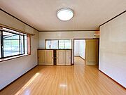 【現況】リビング写真です。クリーニング完了しました。