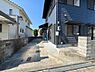 玄関：【リフォーム済】玄関扉は交換しました。おうちのお顔となる玄関が新品だと嬉しいですね。