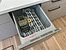 その他：【内外装リフォーム完成】新品交換したシステムキッチンには食洗器が付いています。日々のお皿洗いが楽になりますね。