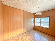 【内外装リフォーム中】2階洋室です。床はフローリング、壁と天井はクロスで仕上げる予定です。
