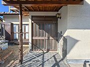 【内外装リフォーム予定】玄関外観です。