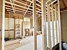 寝室：【リフォーム中】北東側の和室を洋室へ変更します。床は住友林業クレスト製フローリング、天井・壁はクロス仕上げとし、清潔感のある居住空間へ刷新予定です。
