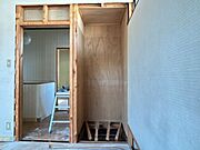 【現在リフォーム中　5/31撮影】2階洋室の収納です。クローゼットを新設します。