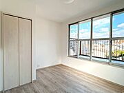 【リフォーム後】2階洋室5.75帖です。収納を増やし、子ども部屋としてもお使いいただけるお部屋にしました。