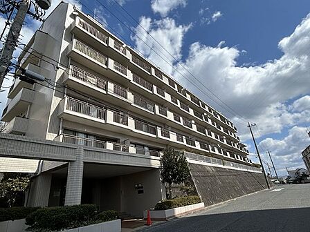 価格には消費税、リフォーム費用を含みます。内覧希望の方はお電話ください。