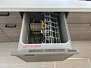 【リフォーム済】キッチンには内蔵型の食洗機がついていますので洗い物の時間を短縮することができますね。