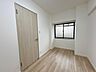 その他：【リフォーム完成】洋室5帖（キッチン側）別角度です。