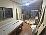 リビング/ダイニング：【リフォーム中】LDKです。床材や建具などが届いてます。（9月18日撮影）