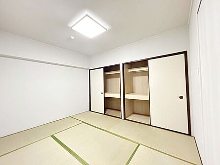 【リフォーム済】和室です。畳の表替え、障子の張替え、クロス張替え済みです。