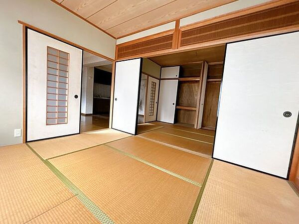 洋室を拡大表示