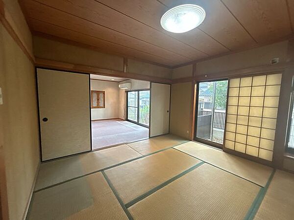 洋室を拡大表示