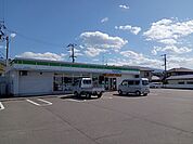 ザ・ビッグ松神子店 【コンビニ】ファミリーマート垣生店まで1500ｍ（車約3分）です。コンビニがあると便利ですね。 2900m