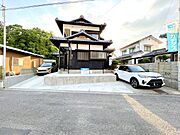 【リフォーム済】駐車場拡張工事により2台駐車可能になりました。