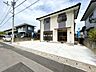 駐車場：【リフォーム済】外観別角度です。塀・庭木の撤去等を行い、並列3台駐車可能になりました。