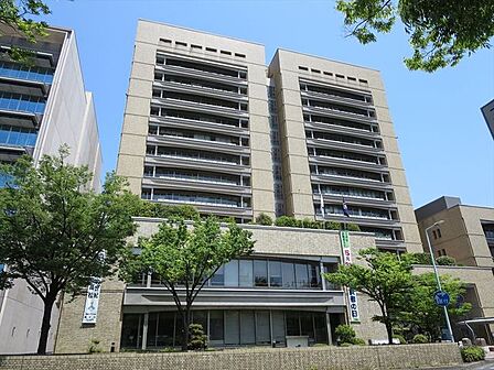高松市役所まで1060m、徒歩14分です。