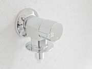 【同仕様写真】洗濯機用の水栓と排水口は新品に交換します。こういった細かい箇所であっても既存の器具を使用せずに新品に交換することで、入居時に安心してご利用頂くことができます。