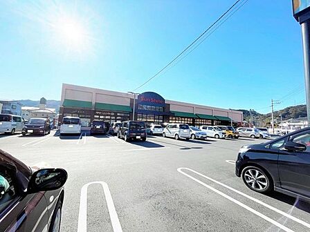 サンシャイン針木店様まで650m(徒歩9分) 500m