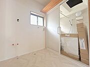 【リフォーム中】洗面脱衣所はクロスの張替えを行います。