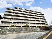南側は建物がなく、日当たり良好です。